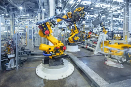 Industrieroboter in einer Fertigungslinie